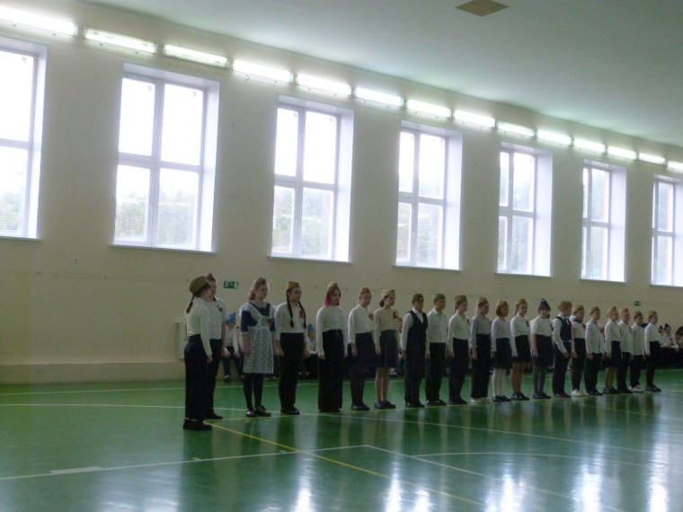 Школьный конкурс-смотр песни и строя    «Достойная смена».