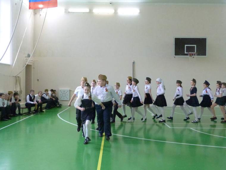 Школьный конкурс-смотр песни и строя    «Достойная смена».